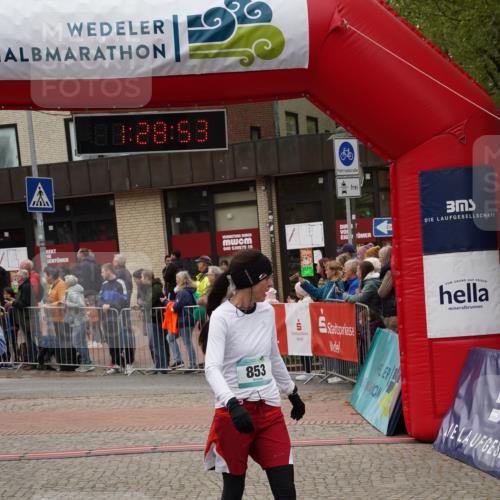 04.05.2025 - 8. Wedeler Halbmarathon Felixshl http://msf.ph/oto/7817302 04.05.2025 11:28:51 Ziel 159, 853 meine-sportfotos.de