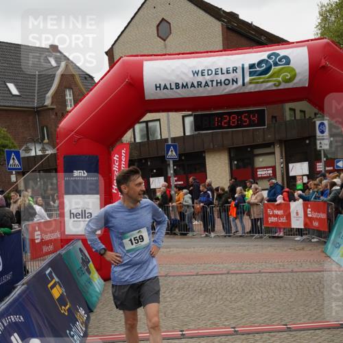 04.05.2025 - 8. Wedeler Halbmarathon Felixshl http://msf.ph/oto/7817304 04.05.2025 11:28:52 Ziel 159, 853 meine-sportfotos.de