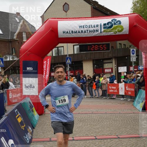 04.05.2025 - 8. Wedeler Halbmarathon Felixshl http://msf.ph/oto/7817307 04.05.2025 11:28:53 Ziel 159, 853 meine-sportfotos.de
