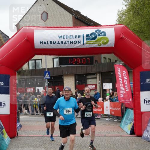 04.05.2025 - 8. Wedeler Halbmarathon Felixshl http://msf.ph/oto/7817324 04.05.2025 11:29:05 Ziel 56, 484, 564, 924, 1139, 1210 meine-sportfotos.de