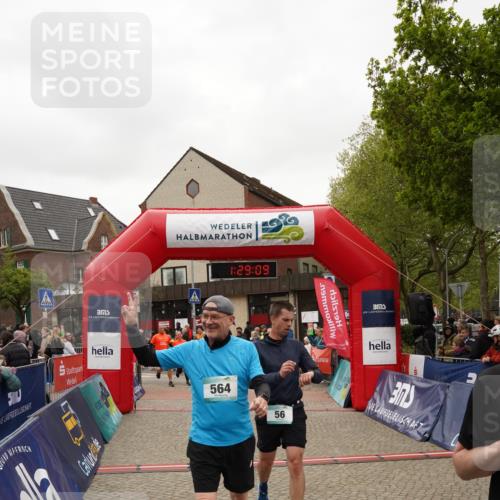04.05.2025 - 8. Wedeler Halbmarathon Felixshl http://msf.ph/oto/7817330 04.05.2025 11:29:07 Ziel 56, 484, 564, 783, 784, 924, 1139, 1210 meine-sportfotos.de