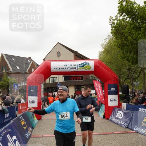 04.05.2025 - 8. Wedeler Halbmarathon Felixshl http://msf.ph/oto/7817331 04.05.2025 11:29:07 Ziel 56, 484, 564, 783, 784, 924, 1139, 1210 meine-sportfotos.de