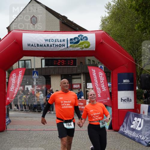 04.05.2025 - 8. Wedeler Halbmarathon Felixshl http://msf.ph/oto/7817339 04.05.2025 11:29:11 Ziel 56, 783, 784, 1203 meine-sportfotos.de