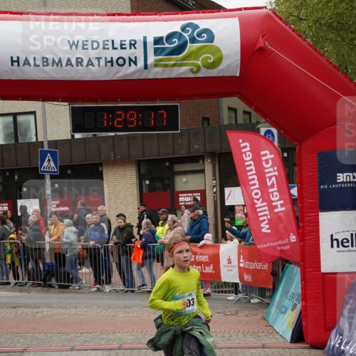 04.05.2025 - 8. Wedeler Halbmarathon Felixshl http://msf.ph/oto/7817347 04.05.2025 11:29:15 Ziel 783, 784, 1099, 1203 meine-sportfotos.de