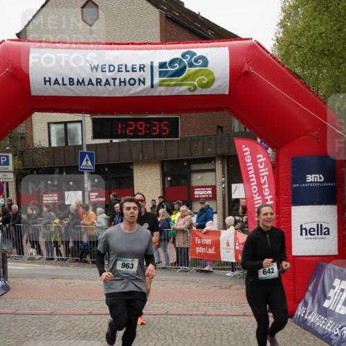 04.05.2025 - 8. Wedeler Halbmarathon Felixshl http://msf.ph/oto/7817370 04.05.2025 11:29:33 Ziel 188, 642, 963 meine-sportfotos.de