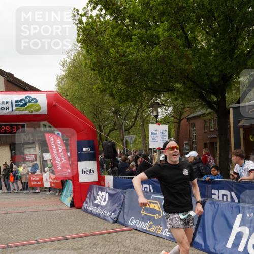 04.05.2025 - 8. Wedeler Halbmarathon Felixshl http://msf.ph/oto/7817377 04.05.2025 11:29:35 Ziel 188, 642, 963, 969 meine-sportfotos.de