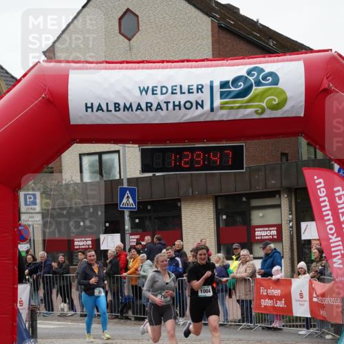 04.05.2025 - 8. Wedeler Halbmarathon Felixshl http://msf.ph/oto/7817395 04.05.2025 11:29:45 Ziel 23, 701, 973, 1004 meine-sportfotos.de