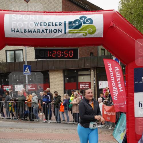 04.05.2025 - 8. Wedeler Halbmarathon Felixshl http://msf.ph/oto/7817409 04.05.2025 11:29:48 Ziel 23, 701, 1004 meine-sportfotos.de