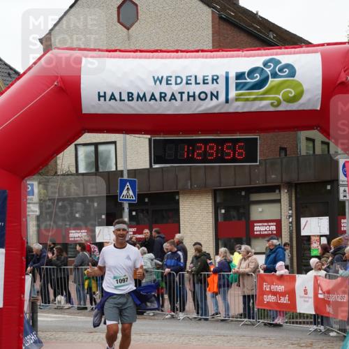 04.05.2025 - 8. Wedeler Halbmarathon Felixshl http://msf.ph/oto/7817414 04.05.2025 11:29:54 Ziel 1097 meine-sportfotos.de
