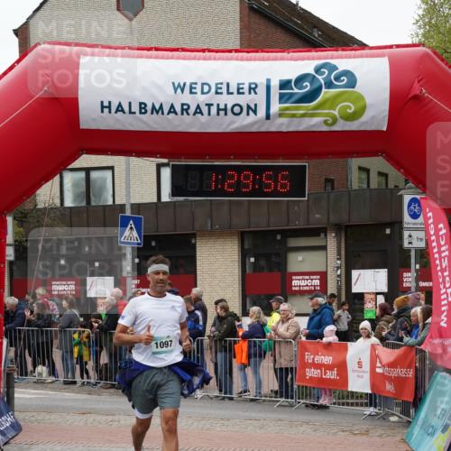 04.05.2025 - 8. Wedeler Halbmarathon Felixshl http://msf.ph/oto/7817418 04.05.2025 11:29:54 Ziel 1097 meine-sportfotos.de