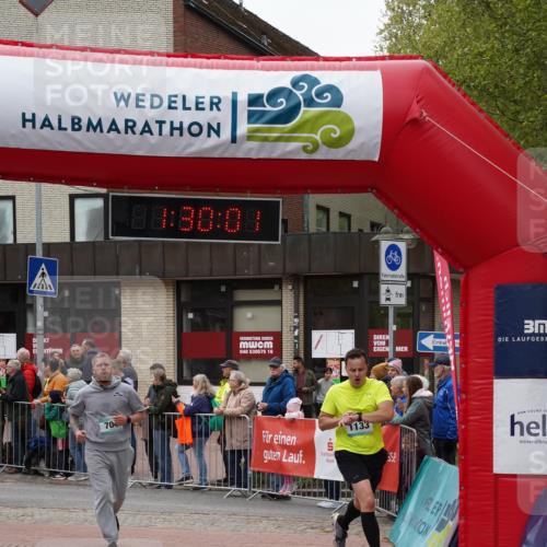 04.05.2025 - 8. Wedeler Halbmarathon Felixshl http://msf.ph/oto/7817425 04.05.2025 11:29:59 Ziel 704, 1097, 1133 meine-sportfotos.de