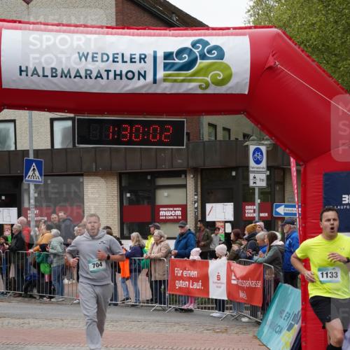 04.05.2025 - 8. Wedeler Halbmarathon Felixshl http://msf.ph/oto/7817429 04.05.2025 11:30:00 Ziel 704, 1097, 1133 meine-sportfotos.de