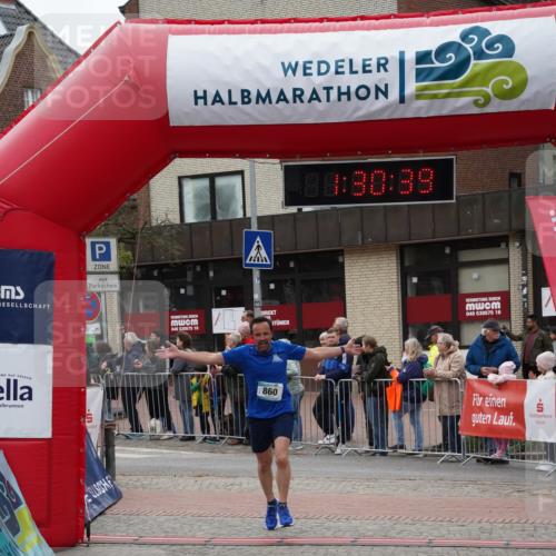 04.05.2025 - 8. Wedeler Halbmarathon Felixshl http://msf.ph/oto/7817493 04.05.2025 11:30:37 Ziel 846, 860 meine-sportfotos.de