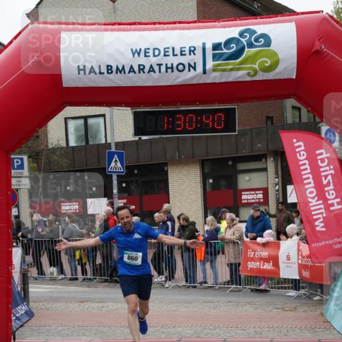 04.05.2025 - 8. Wedeler Halbmarathon Felixshl http://msf.ph/oto/7817496 04.05.2025 11:30:38 Ziel 846, 860 meine-sportfotos.de