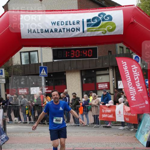 04.05.2025 - 8. Wedeler Halbmarathon Felixshl http://msf.ph/oto/7817499 04.05.2025 11:30:38 Ziel 846, 860 meine-sportfotos.de