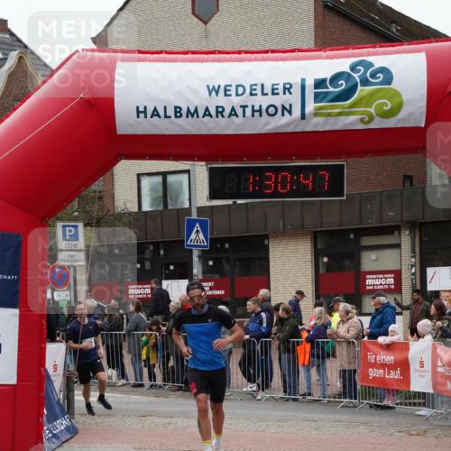 04.05.2025 - 8. Wedeler Halbmarathon Felixshl http://msf.ph/oto/7817505 04.05.2025 11:30:45 Ziel 659, 996 meine-sportfotos.de