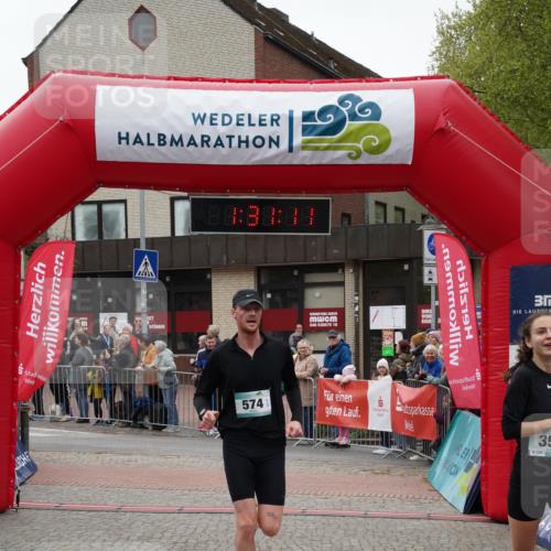 04.05.2025 - 8. Wedeler Halbmarathon Felixshl http://msf.ph/oto/7817559 04.05.2025 11:31:09 Ziel 177, 359, 574, 843 meine-sportfotos.de