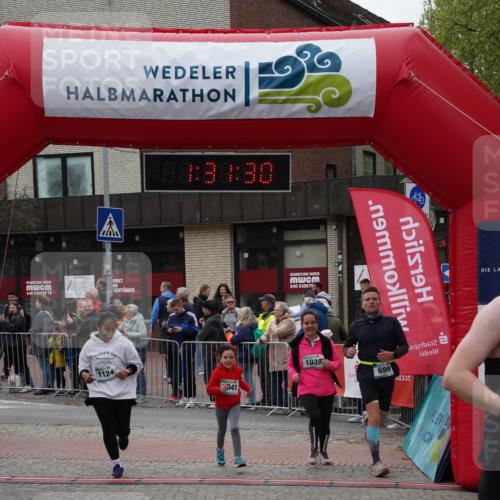 04.05.2025 - 8. Wedeler Halbmarathon Felixshl http://msf.ph/oto/7817587 04.05.2025 11:31:28 Ziel 77, 699, 863, 934, 1039, 1041, 1124 meine-sportfotos.de