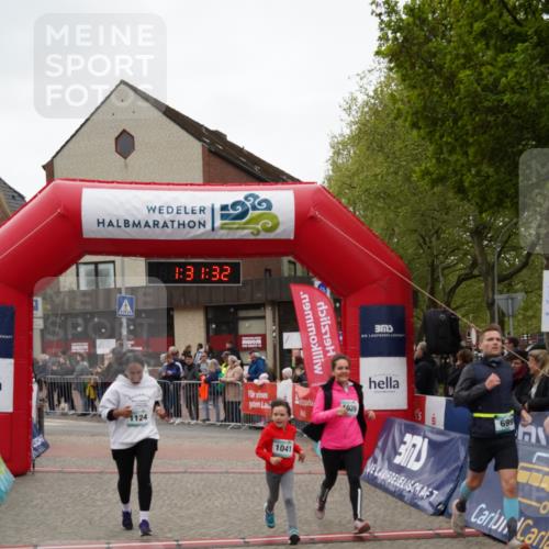 04.05.2025 - 8. Wedeler Halbmarathon Felixshl http://msf.ph/oto/7817593 04.05.2025 11:31:30 Ziel 77, 699, 863, 1039, 1041, 1124 meine-sportfotos.de