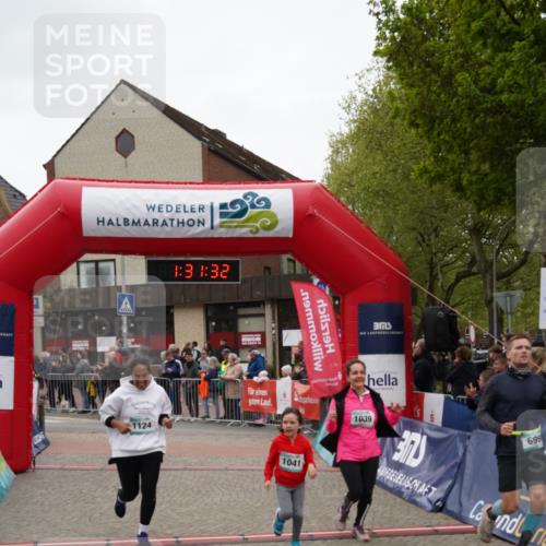 04.05.2025 - 8. Wedeler Halbmarathon Felixshl http://msf.ph/oto/7817594 04.05.2025 11:31:30 Ziel 77, 699, 863, 1039, 1041, 1124 meine-sportfotos.de