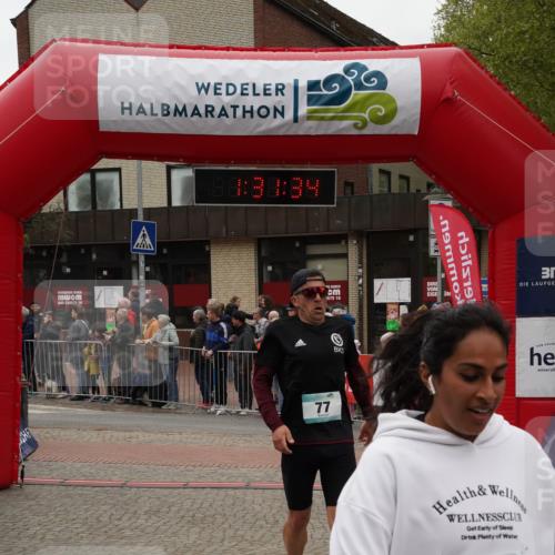 04.05.2025 - 8. Wedeler Halbmarathon Felixshl http://msf.ph/oto/7817597 04.05.2025 11:31:32 Ziel 77, 699, 1039, 1041, 1124 meine-sportfotos.de