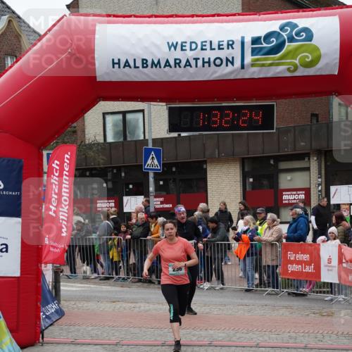 04.05.2025 - 8. Wedeler Halbmarathon Felixshl http://msf.ph/oto/7817651 04.05.2025 11:32:22 Ziel 236, 1027 meine-sportfotos.de