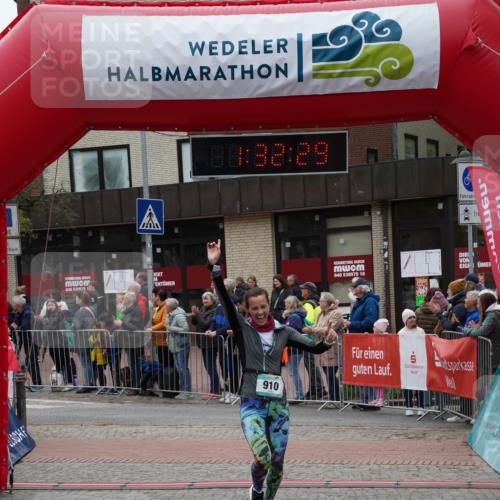 04.05.2025 - 8. Wedeler Halbmarathon Felixshl http://msf.ph/oto/7817660 04.05.2025 11:32:27 Ziel 236, 910, 1027 meine-sportfotos.de