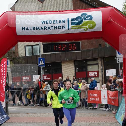 04.05.2025 - 8. Wedeler Halbmarathon Felixshl http://msf.ph/oto/7817672 04.05.2025 11:32:34 Ziel 728, 1211 meine-sportfotos.de