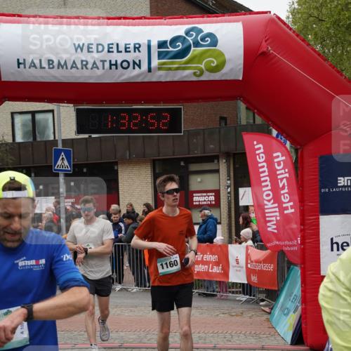 04.05.2025 - 8. Wedeler Halbmarathon Felixshl http://msf.ph/oto/7817717 04.05.2025 11:32:50 Ziel 33, 356, 1053, 1092, 1160 meine-sportfotos.de