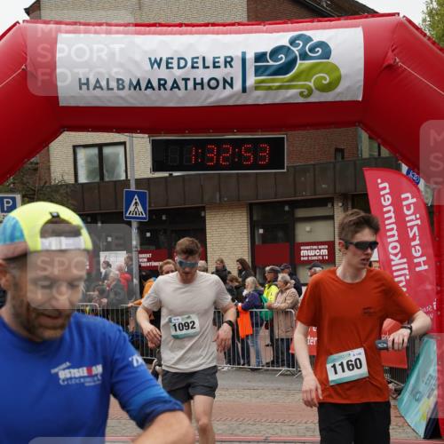 04.05.2025 - 8. Wedeler Halbmarathon Felixshl http://msf.ph/oto/7817721 04.05.2025 11:32:51 Ziel 33, 356, 1053, 1092, 1160 meine-sportfotos.de