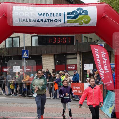 04.05.2025 - 8. Wedeler Halbmarathon Felixshl http://msf.ph/oto/7817758 04.05.2025 11:33:05 Ziel 615, 711, 729, 1040, 1122 meine-sportfotos.de