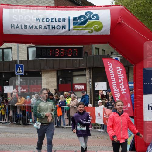 04.05.2025 - 8. Wedeler Halbmarathon Felixshl http://msf.ph/oto/7817760 04.05.2025 11:33:05 Ziel 615, 711, 729, 1040, 1122 meine-sportfotos.de
