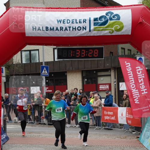 04.05.2025 - 8. Wedeler Halbmarathon Felixshl http://msf.ph/oto/7817793 04.05.2025 11:33:26 Ziel 878, 890, 1090 meine-sportfotos.de