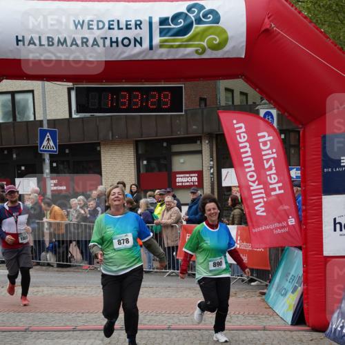 04.05.2025 - 8. Wedeler Halbmarathon Felixshl http://msf.ph/oto/7817797 04.05.2025 11:33:27 Ziel 878, 890, 1090 meine-sportfotos.de
