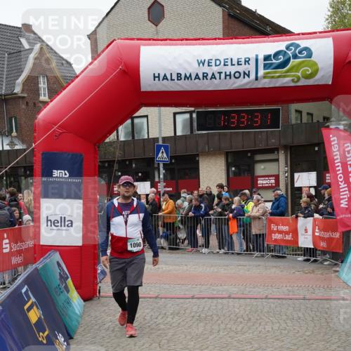 04.05.2025 - 8. Wedeler Halbmarathon Felixshl http://msf.ph/oto/7817801 04.05.2025 11:33:29 Ziel 878, 890, 1090 meine-sportfotos.de