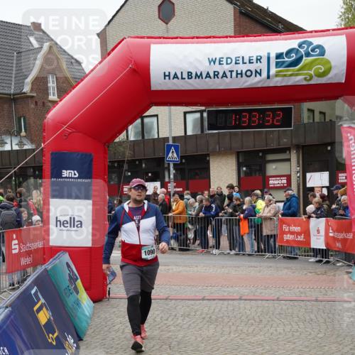 04.05.2025 - 8. Wedeler Halbmarathon Felixshl http://msf.ph/oto/7817803 04.05.2025 11:33:30 Ziel 785, 878, 890, 1090 meine-sportfotos.de