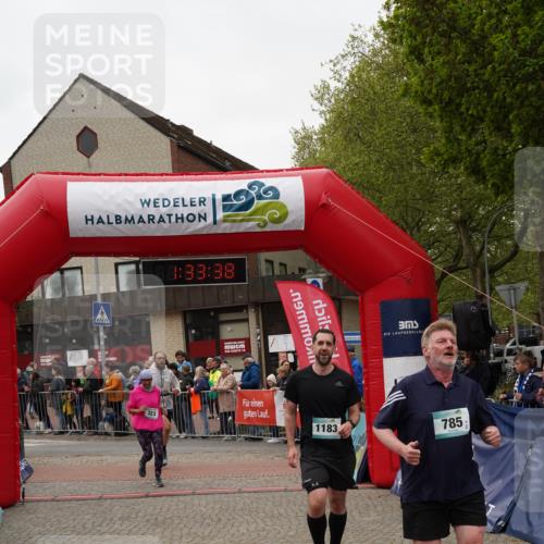 04.05.2025 - 8. Wedeler Halbmarathon Felixshl http://msf.ph/oto/7817810 04.05.2025 11:33:36 Ziel 323, 785, 1128, 1183 meine-sportfotos.de