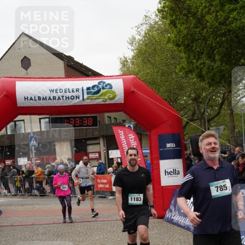 04.05.2025 - 8. Wedeler Halbmarathon Felixshl http://msf.ph/oto/7817813 04.05.2025 11:33:36 Ziel 323, 785, 1128, 1183 meine-sportfotos.de