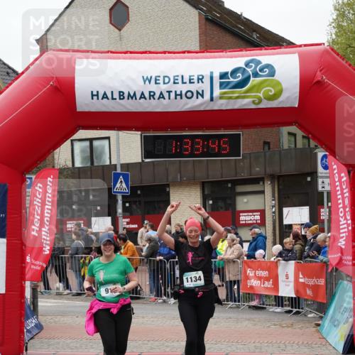 04.05.2025 - 8. Wedeler Halbmarathon Felixshl http://msf.ph/oto/7817825 04.05.2025 11:33:43 Ziel 916, 1128, 1134 meine-sportfotos.de