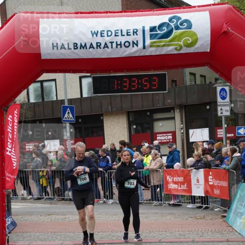 04.05.2025 - 8. Wedeler Halbmarathon Felixshl http://msf.ph/oto/7817838 04.05.2025 11:33:51 Ziel 336, 700, 703 meine-sportfotos.de