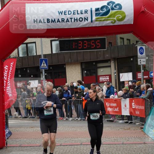 04.05.2025 - 8. Wedeler Halbmarathon Felixshl http://msf.ph/oto/7817840 04.05.2025 11:33:53 Ziel 336, 700, 703 meine-sportfotos.de