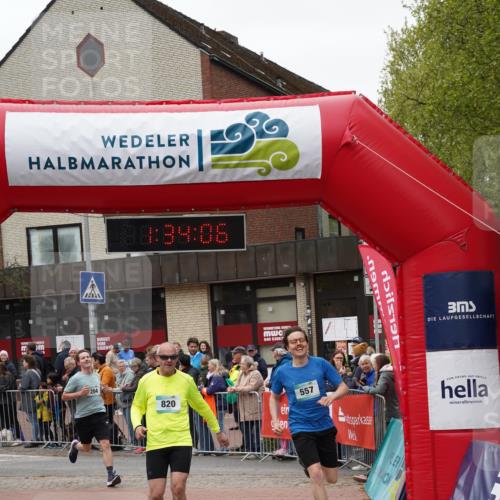 04.05.2025 - 8. Wedeler Halbmarathon Felixshl http://msf.ph/oto/7817860 04.05.2025 11:34:04 Ziel 204, 557, 820, 1022, 1023 meine-sportfotos.de