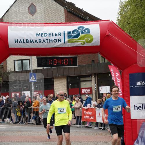 04.05.2025 - 8. Wedeler Halbmarathon Felixshl http://msf.ph/oto/7817863 04.05.2025 11:34:05 Ziel 204, 557, 820 meine-sportfotos.de
