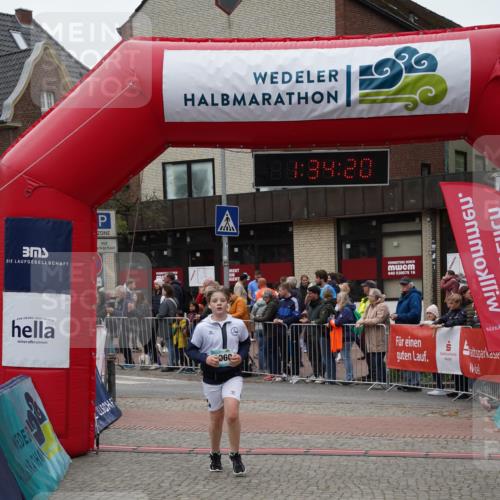 04.05.2025 - 8. Wedeler Halbmarathon Felixshl http://msf.ph/oto/7817869 04.05.2025 11:34:18 Ziel 1060 meine-sportfotos.de