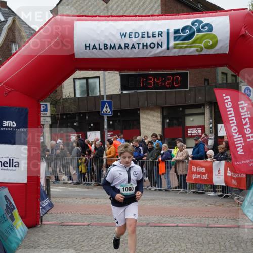 04.05.2025 - 8. Wedeler Halbmarathon Felixshl http://msf.ph/oto/7817874 04.05.2025 11:34:18 Ziel 1060 meine-sportfotos.de