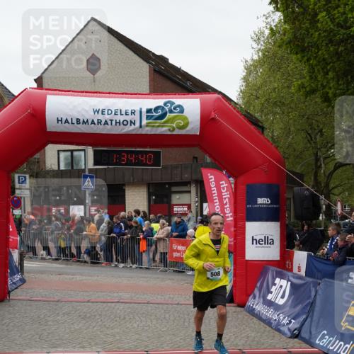 04.05.2025 - 8. Wedeler Halbmarathon Felixshl http://msf.ph/oto/7817893 04.05.2025 11:34:38 Ziel 508 meine-sportfotos.de