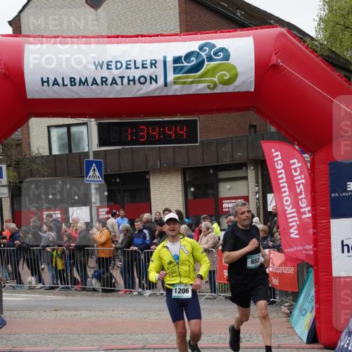 04.05.2025 - 8. Wedeler Halbmarathon Felixshl http://msf.ph/oto/7817896 04.05.2025 11:34:42 Ziel 508, 652, 678, 1206 meine-sportfotos.de