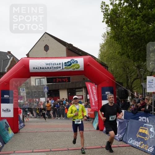 04.05.2025 - 8. Wedeler Halbmarathon Felixshl http://msf.ph/oto/7817900 04.05.2025 11:34:43 Ziel 508, 652, 678, 1059, 1206 meine-sportfotos.de