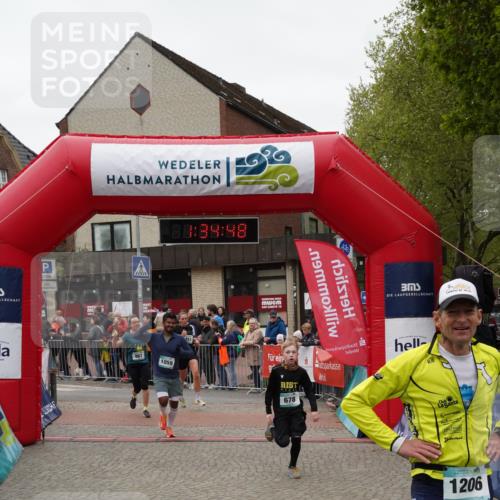 04.05.2025 - 8. Wedeler Halbmarathon Felixshl http://msf.ph/oto/7817904 04.05.2025 11:34:46 Ziel 513, 652, 678, 967, 1059, 1206 meine-sportfotos.de