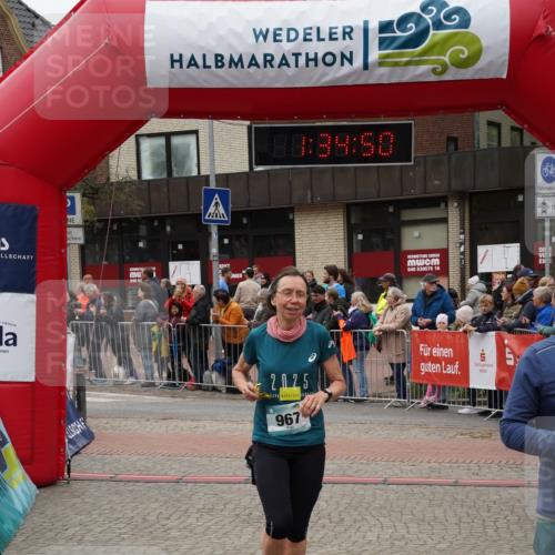 04.05.2025 - 8. Wedeler Halbmarathon Felixshl http://msf.ph/oto/7817914 04.05.2025 11:34:48 Ziel 513, 652, 678, 967, 1059, 1206 meine-sportfotos.de